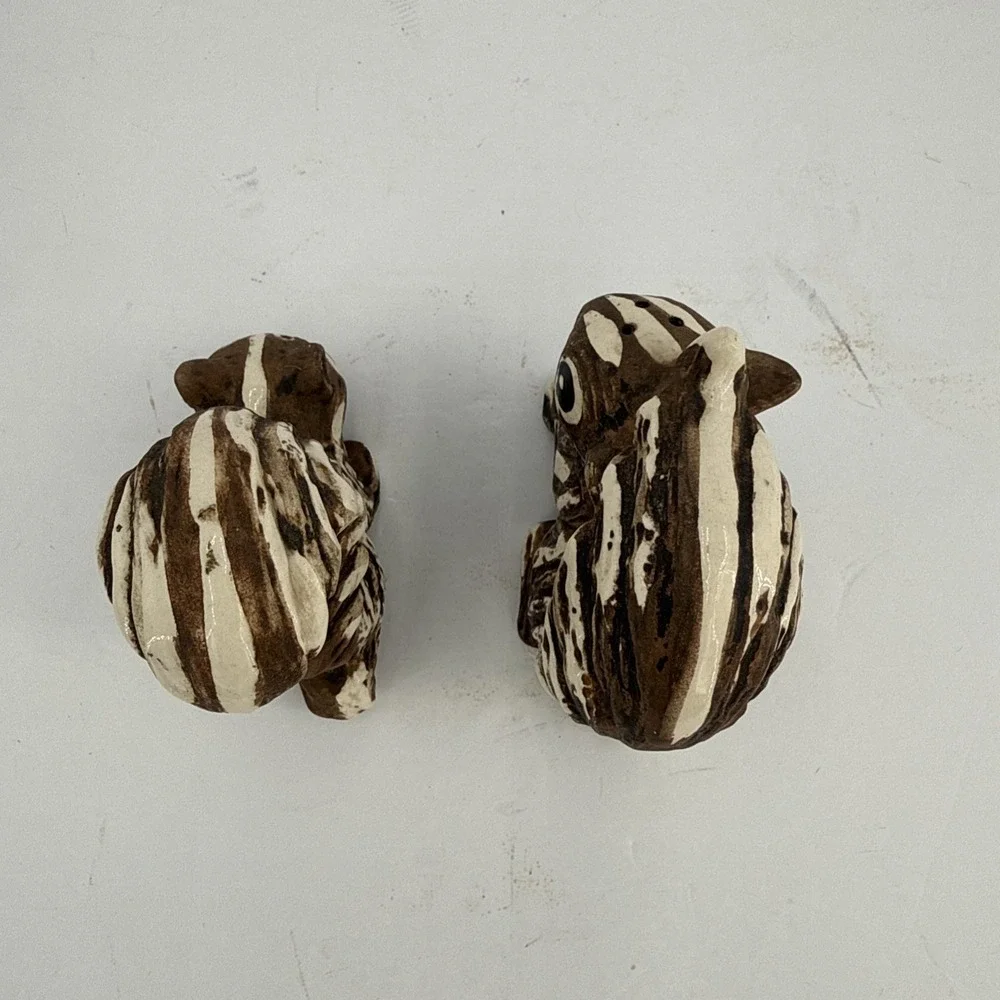 Vintage 1950's Brown Squirrel Animal US Ceramic Pottery Salt & Pepper Shaker Set